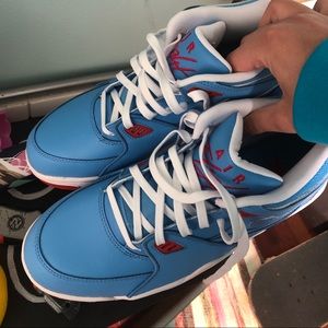 Meet your Posher, Athina